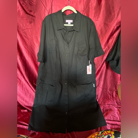 BLACK Drop Waist Scrubs Dress - Picture 6 of 11